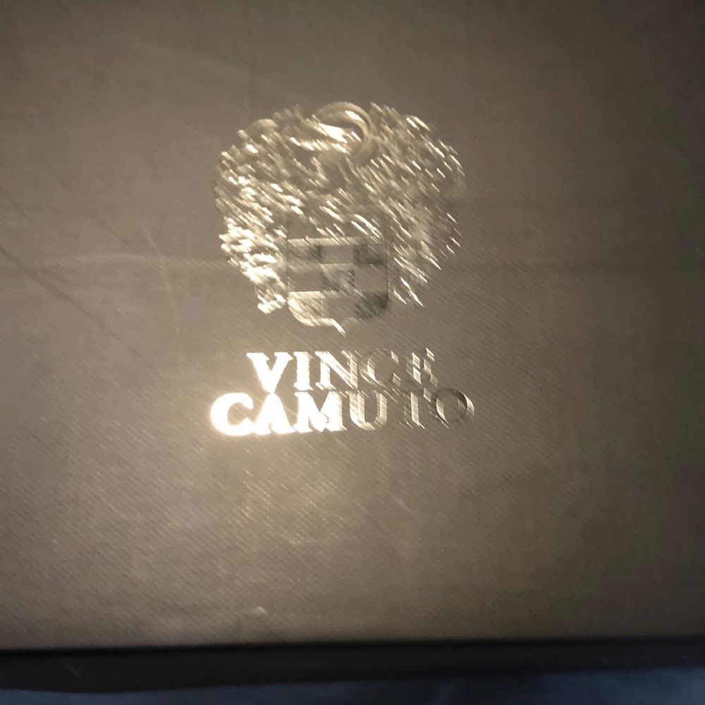 VinceCamuto